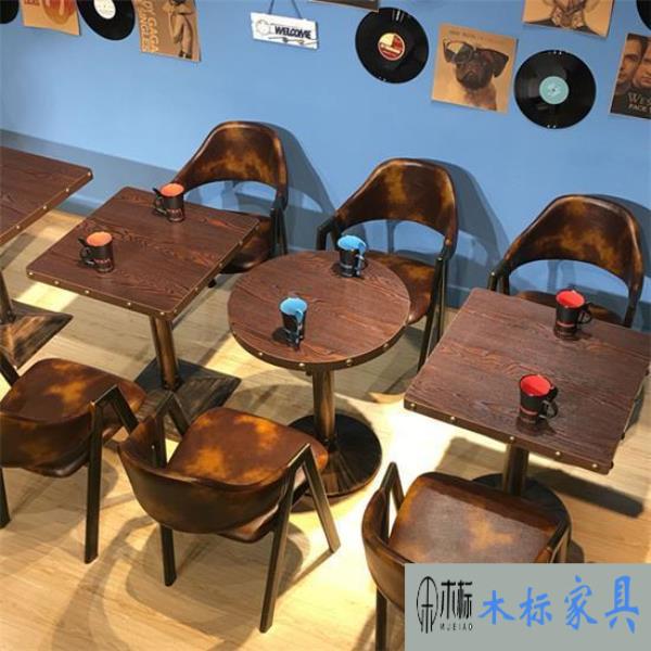 咖啡館設(shè)計如何布局適合的桌椅搭配？ 